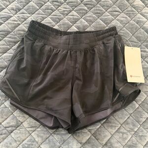 lululemon Hotty Hot LR Short 4” lined Women's Black Camo NWT
